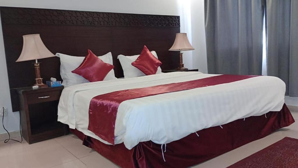 In Taibah Aparthotel Medina Bagian luar foto