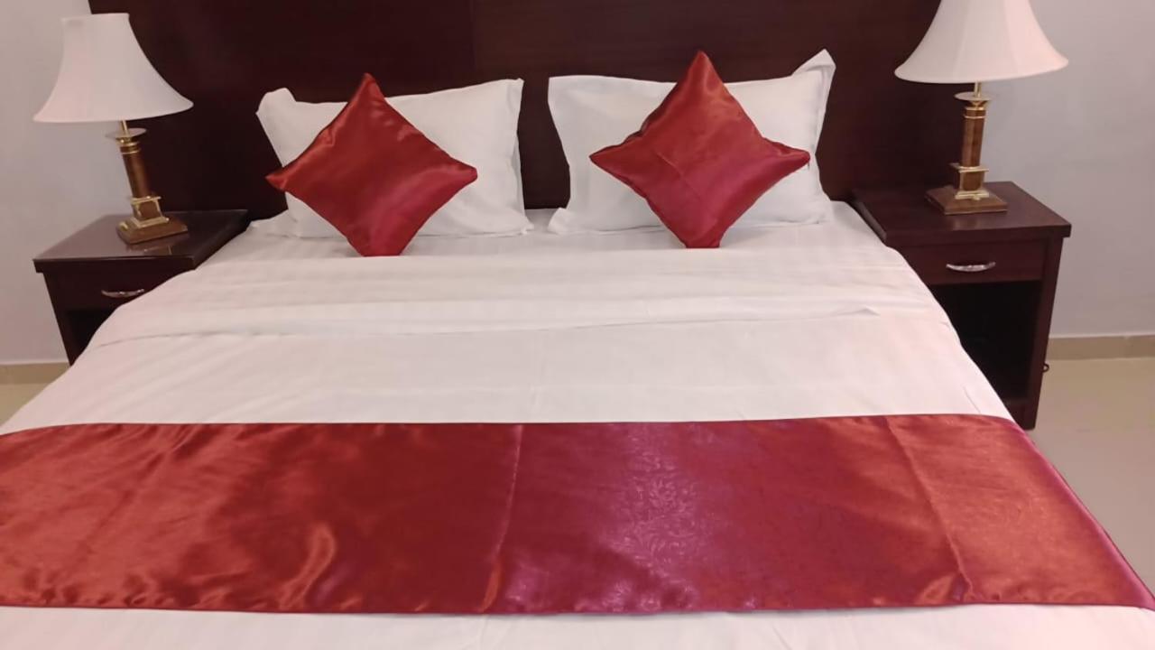 In Taibah Aparthotel Medina Bagian luar foto